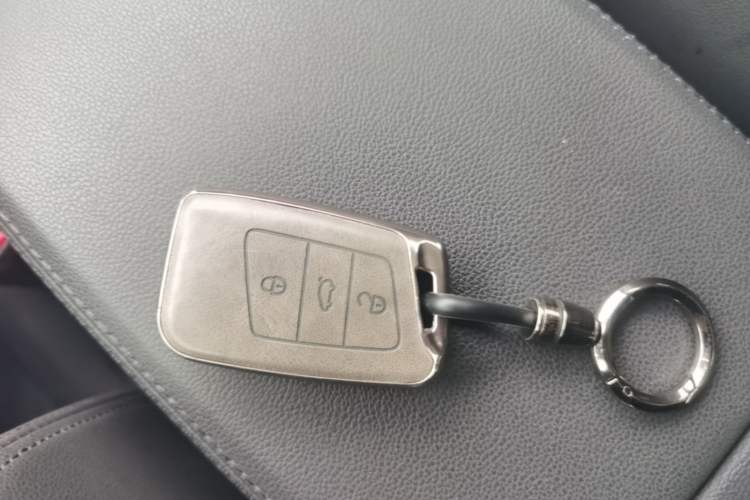 Used Volkswagen Magotan 2017 330TSI DSG Luxury Model Vehicle Key