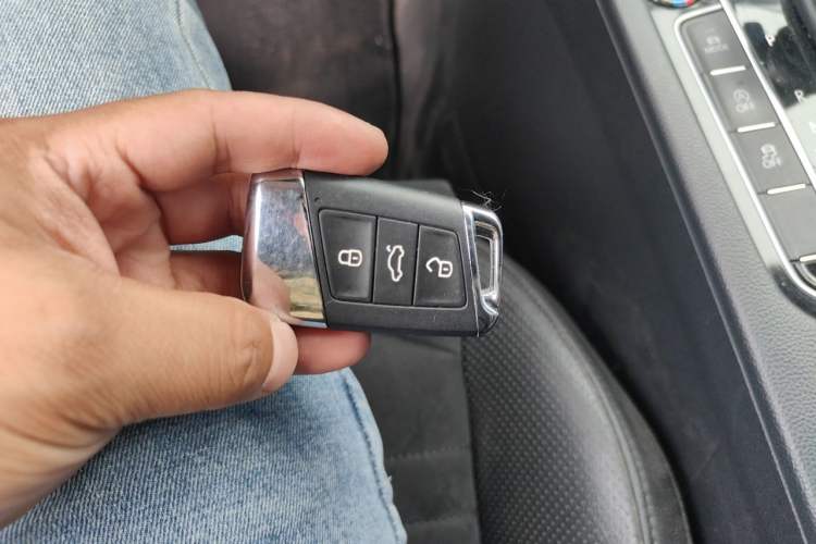 Used Volkswagen Magotan 2017 330TSI DSG Luxury Model Vehicle Key