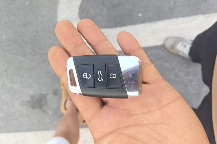 Used Volkswagen Magotan 2017 330TSI DSG Luxury Model Vehicle Key