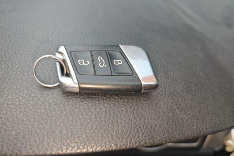 Used Volkswagen Magotan 2017 330TSI DSG Comfort Model Vehicle Key