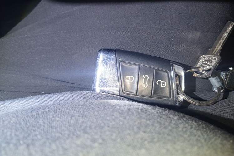 Used Volkswagen Magotan 2017 330TSI DSG Leading Model Vehicle Key