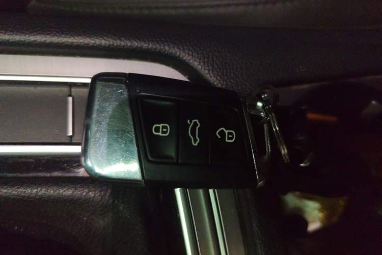 Used Volkswagen Magotan 2017 280TSI DSG Comfort Model Vehicle Key