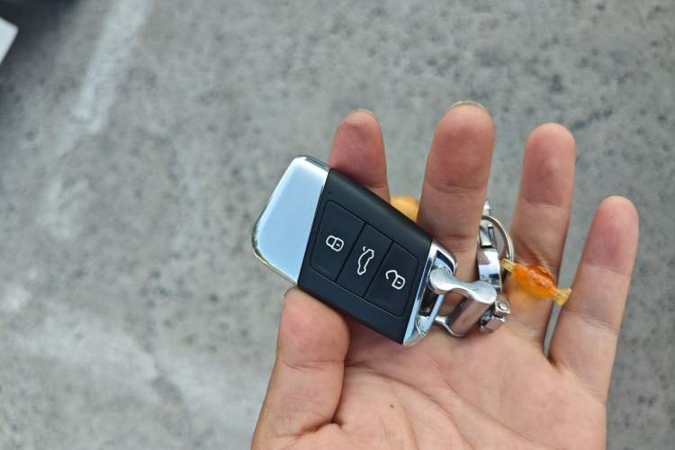 Used Volkswagen Magotan 2017 330TSI DSG Luxury Model Vehicle Key