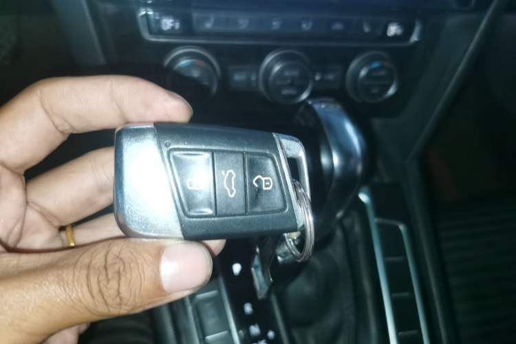 Used Volkswagen Magotan 2017 330TSI DSG Luxury Model Vehicle Key