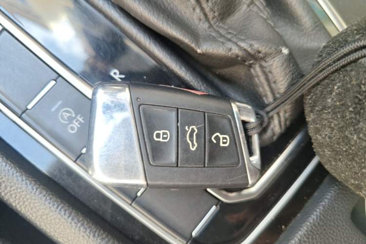 Used Volkswagen Magotan 2017 380TSI DSG Luxury Model Vehicle Key