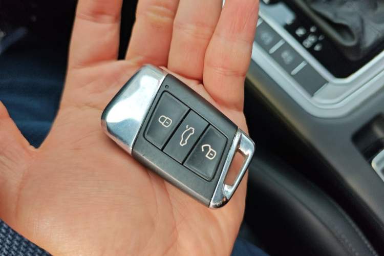 Used Volkswagen Magotan 2017 280TSI DSG Comfort Model Vehicle Key