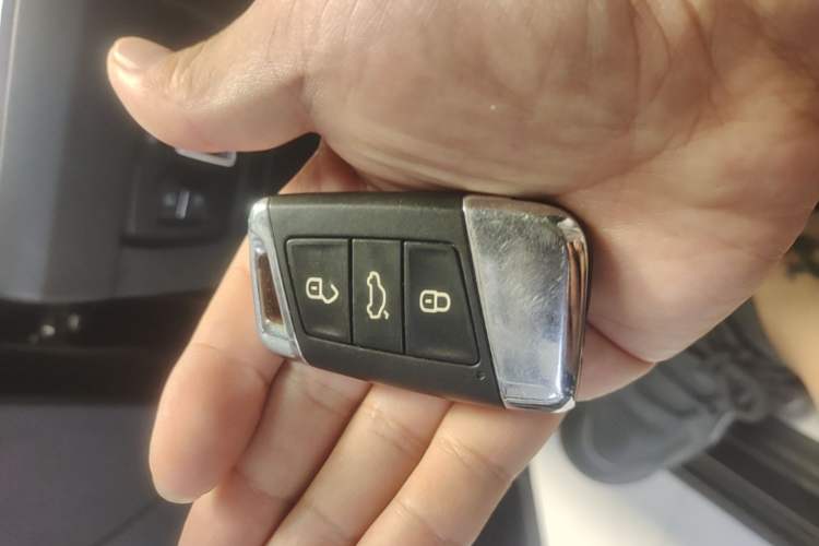 Used Volkswagen Magotan 2017 330TSI DSG Leading Model Vehicle Key
