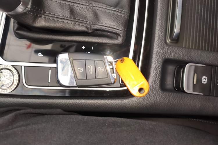 Used Volkswagen Magotan 2017 330TSI DSG Luxury Model Vehicle Key