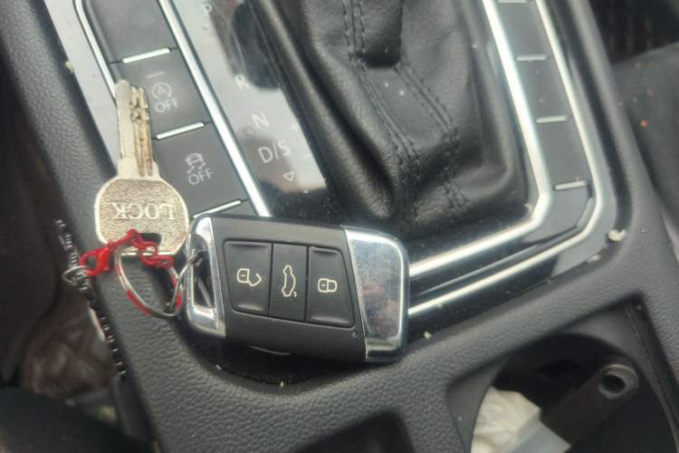 Used Volkswagen Magotan 2017 330TSI DSG Luxury Model Vehicle Key