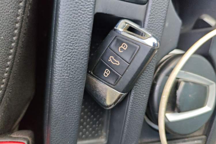 Used Volkswagen Magotan 2017 380TSI DSG Luxury Model Vehicle Key