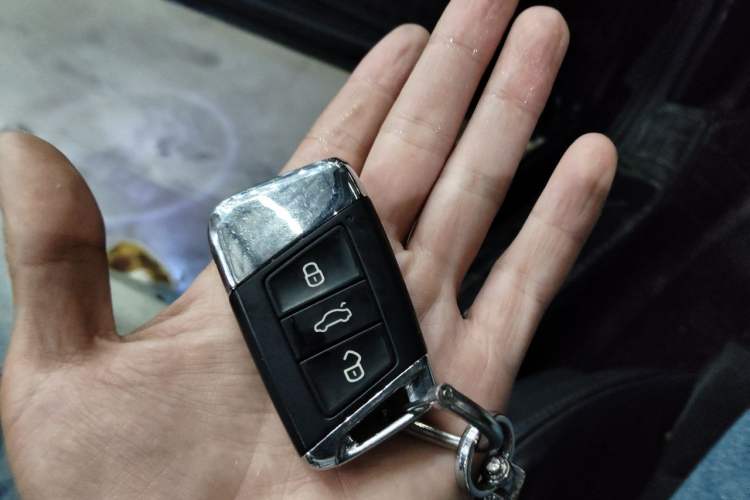Used Volkswagen Magotan 2017 330TSI DSG Luxury Model Vehicle Key