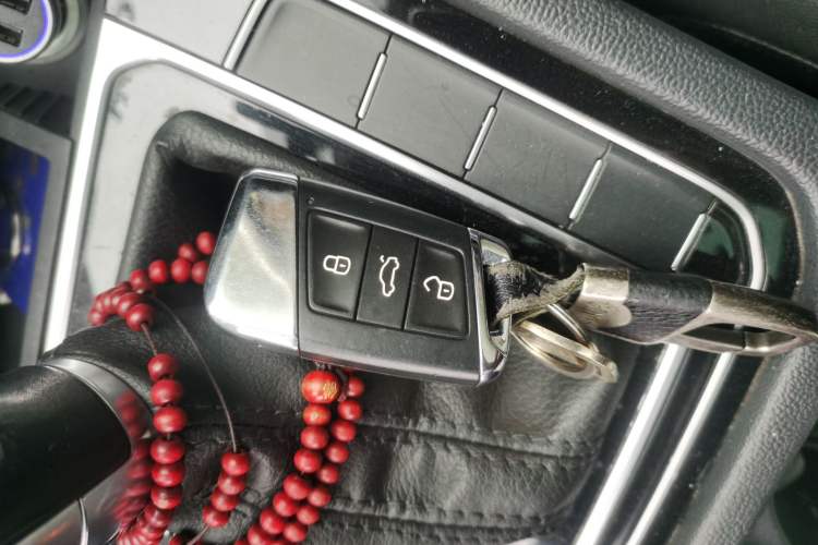 Used Volkswagen Magotan 2017 330TSI DSG Luxury Model Vehicle Key