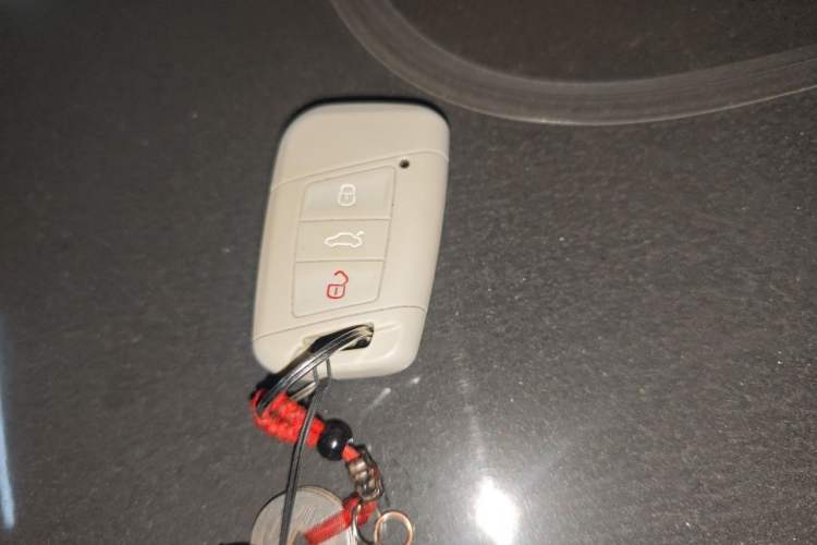 Used Volkswagen Magotan 2017 280TSI DSG Comfort Model Vehicle Key