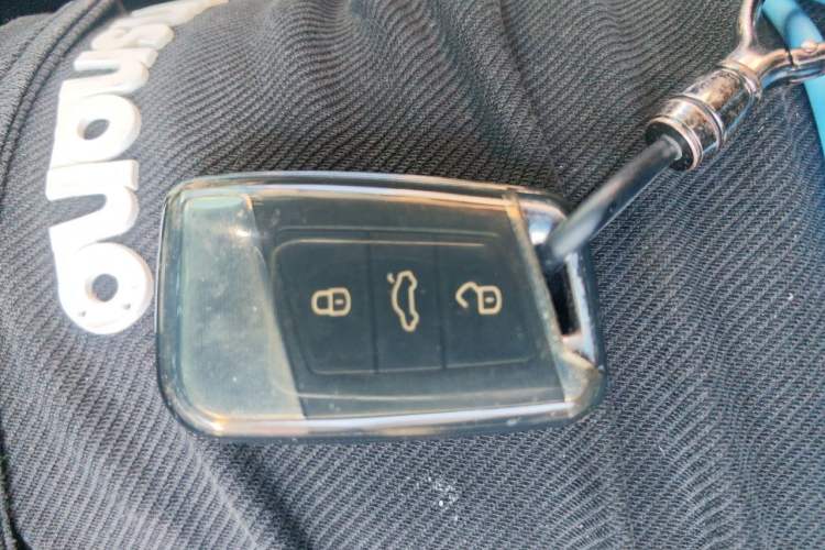 Used Volkswagen Magotan 2017 330TSI DSG Leading Model Vehicle Key