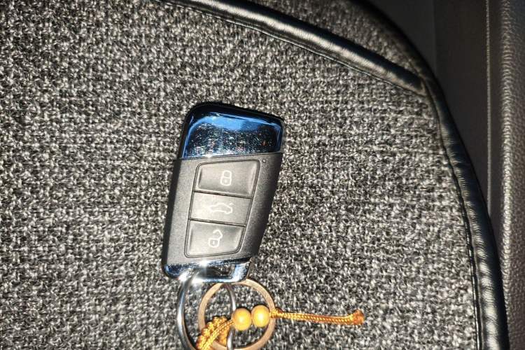 Used Volkswagen Magotan 2017 330TSI DSG Luxury Model Vehicle Key