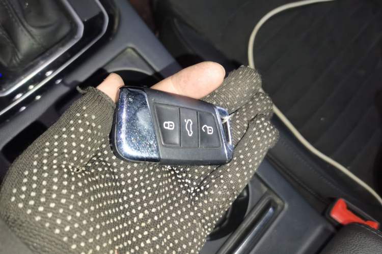 Used Volkswagen Magotan 2017 330TSI DSG Luxury Model Vehicle Key