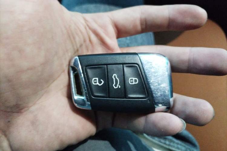 Used Volkswagen Magotan 2017 330TSI DSG Luxury Model Vehicle Key