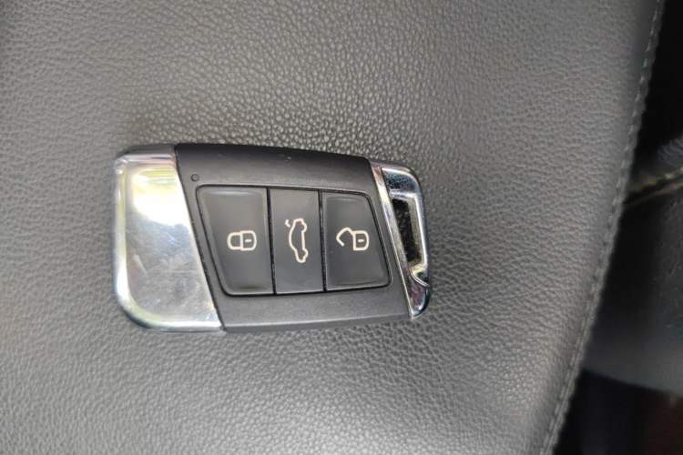 Used Volkswagen Magotan 2017 330TSI DSG Luxury Model Vehicle Key