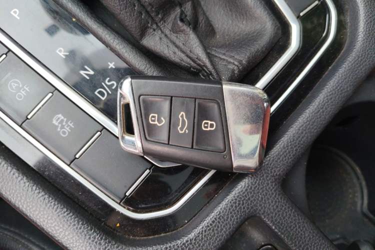 Used Volkswagen Magotan 2017 330TSI DSG Luxury Model Vehicle Key