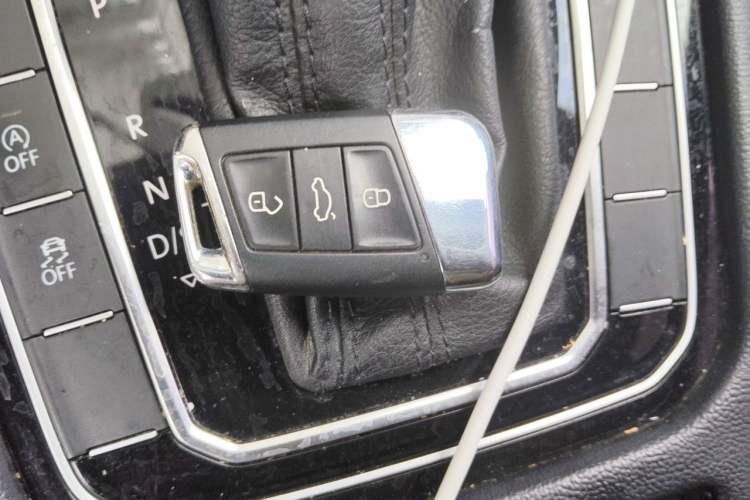 Used Volkswagen Magotan 2017 330TSI DSG Luxury Model Vehicle Key