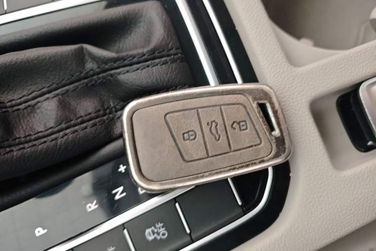 Used Volkswagen Magotan 2017 330TSI DSG Luxury Model Vehicle Key