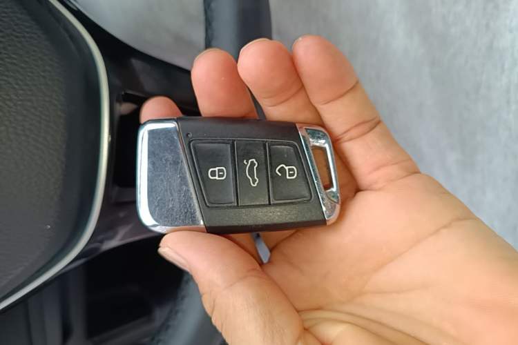 Used Volkswagen Magotan 2017 330TSI DSG Luxury Model Vehicle Key
