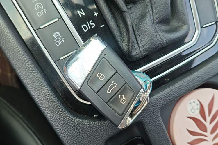 Used Volkswagen Magotan 2017 380TSI DSG Luxury Model Vehicle Key