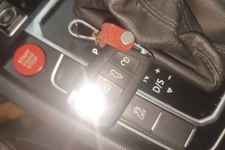 Used Volkswagen Magotan 2017 330TSI DSG Leading Model Vehicle Key