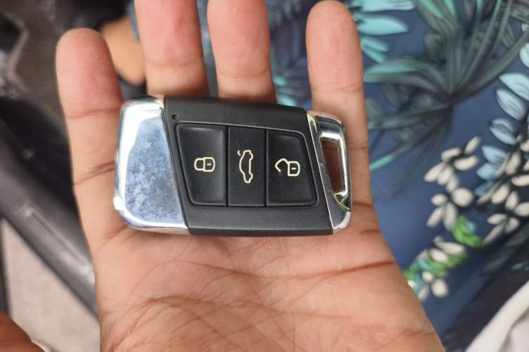 Used Volkswagen Magotan 2017 330TSI DSG Luxury Model Vehicle Key
