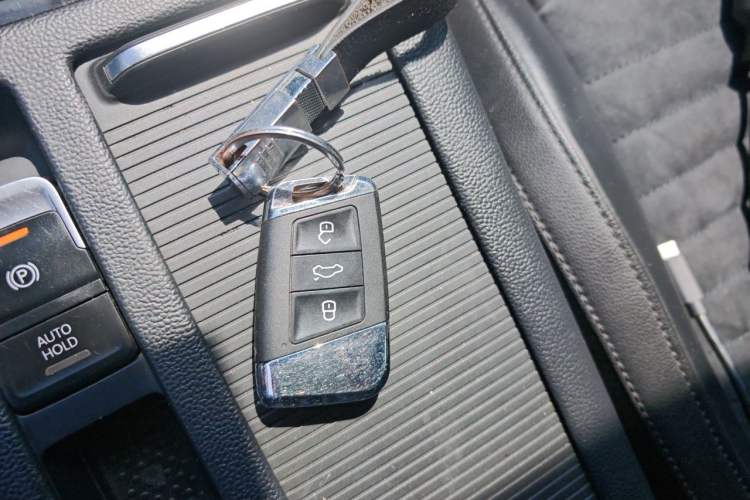 Used Volkswagen Magotan 2017 330TSI DSG Luxury Model Vehicle Key