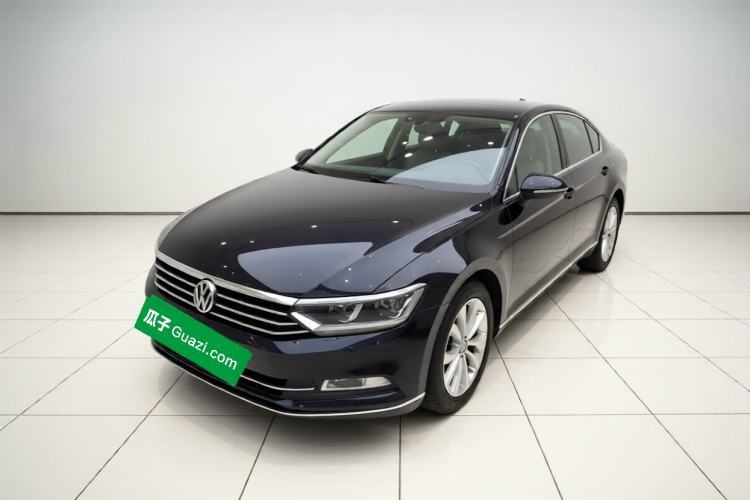 Używany Volkswagen Magotan 2017 330TSI DSG Luxury Model Guazi used car, China used car export, Used car for sale, Used  cars, Cheapest cars for sale