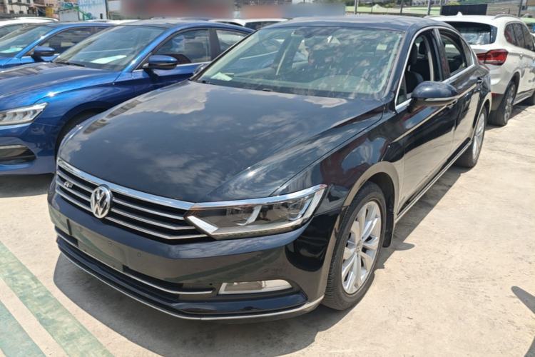 Used Volkswagen Magotan 2017 380TSI DSG Luxury Model Guazi used car, China used car export, Used car for sale, Used  cars, Cheapest cars for sale