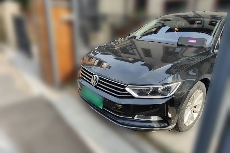 Used Volkswagen Magotan 2017 330TSI DSG Luxury Model Guazi used car, China used car export, Used car for sale, Used cars, Cheapest cars for sale