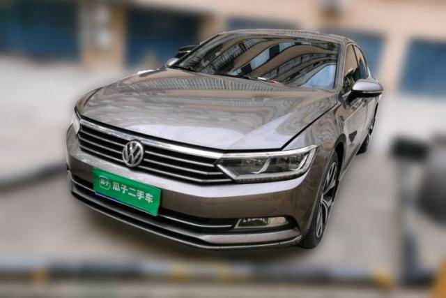 Volkswagen Magotan 2017 330TSI DSG Luxury Model مستعملة