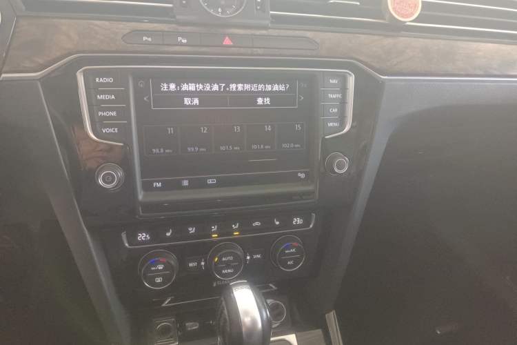 Used Volkswagen Magotan 2017 380TSI DSG Prestige Edition Audio And AC Panel