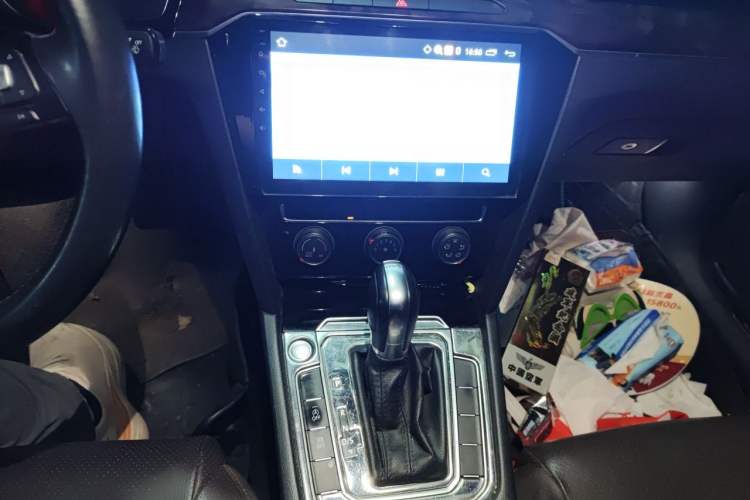 Used Volkswagen Magotan 2017 330TSI DSG Leading Model Audio And AC Panel