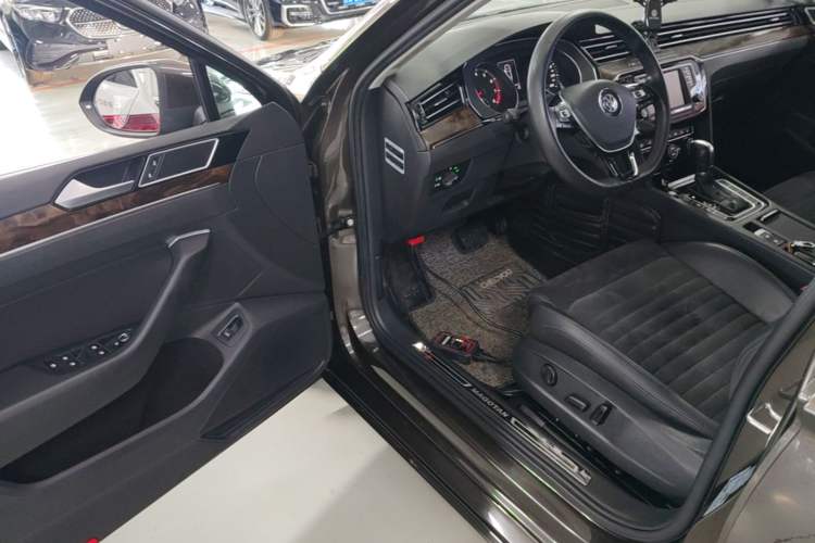 Used Volkswagen Magotan 2017 330TSI DSG Luxury Model Driver Seat