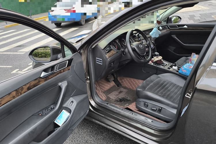 Used Volkswagen Magotan 2017 380TSI DSG Luxury Model Driver Seat