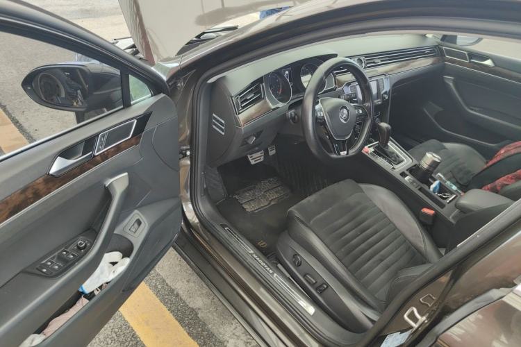 Used Volkswagen Magotan 2017 330TSI DSG Luxury Model Driver Seat