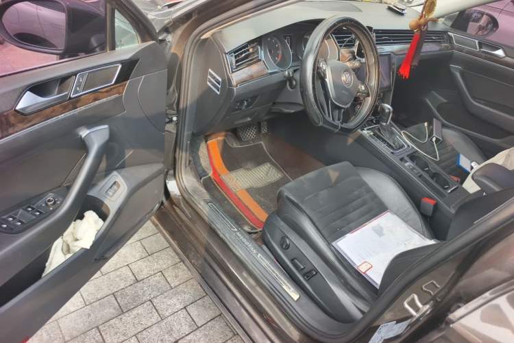 Used Volkswagen Magotan 2017 330TSI DSG Luxury Model Driver Seat