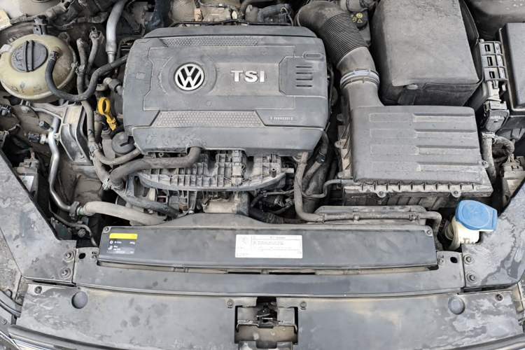 Used Volkswagen Magotan 2017 380TSI DSG Luxury Model Engine Bay