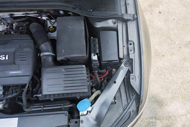 Used Volkswagen Magotan 2017 380TSI DSG Prestige Edition Engine Bay Left