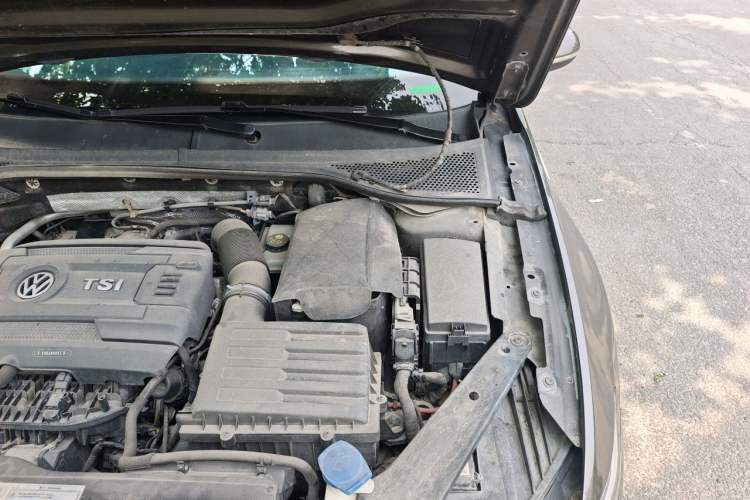 Used Volkswagen Magotan 2017 380TSI DSG Prestige Edition Engine Bay Left