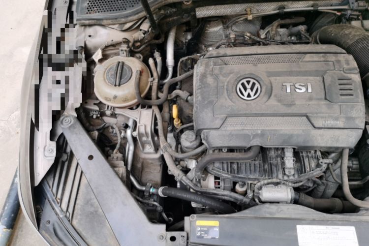 Used Volkswagen Magotan 2017 330TSI DSG Luxury Model Engine Bay Right