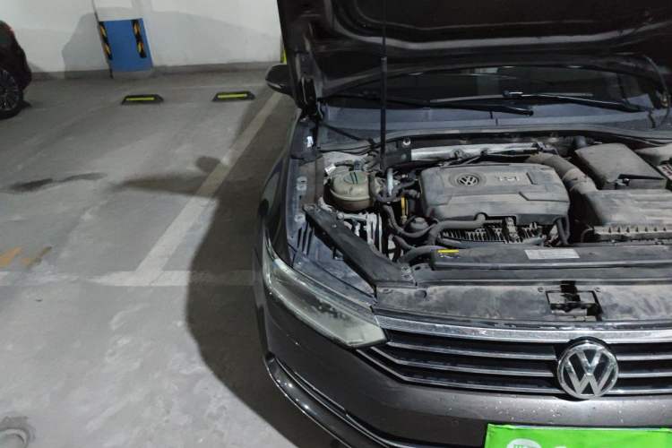 Used Volkswagen Magotan 2017 330TSI DSG Leading Model Engine Bay Right