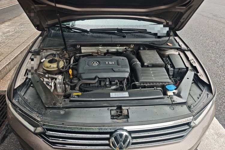 Used Volkswagen Magotan 2017 330TSI DSG Leading Model Engine Bay