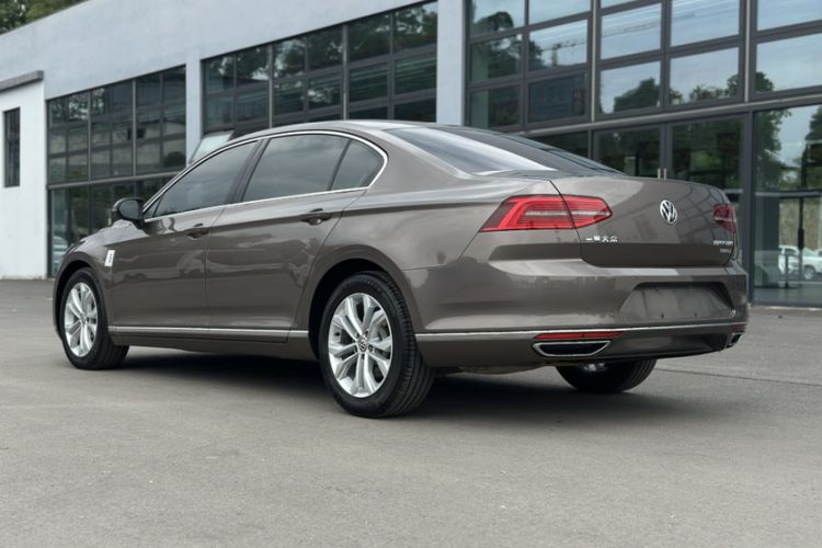 Used Volkswagen Magotan 2017 330TSI DSG Luxury Model Exterior 4