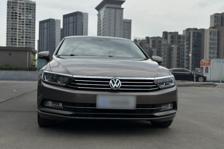 Used Volkswagen Magotan 2017 330TSI DSG Luxury Model Exterior 7