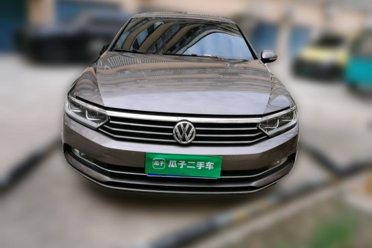 Used Volkswagen Magotan 2017 330TSI DSG Luxury Model Front