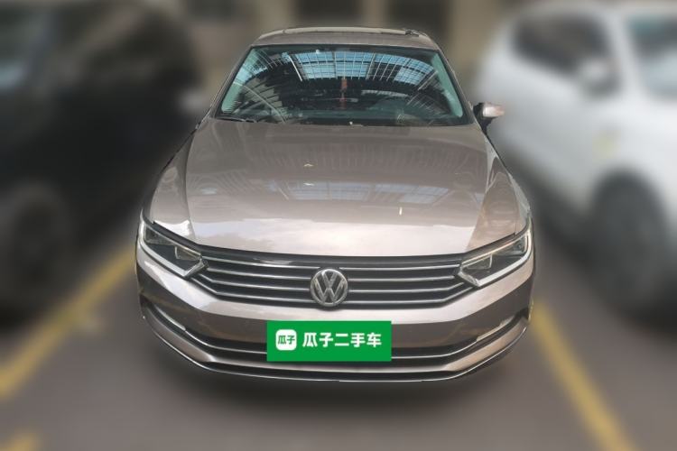 Used Volkswagen Magotan 2017 330TSI DSG Luxury Model Front